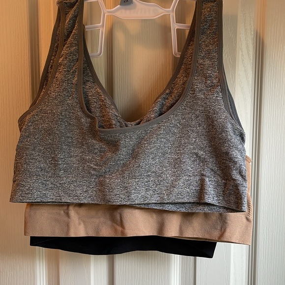 NWT SET OF THREE FITWELL WIRELESS COMFORT BRAS 2X - Picture 6 of 8